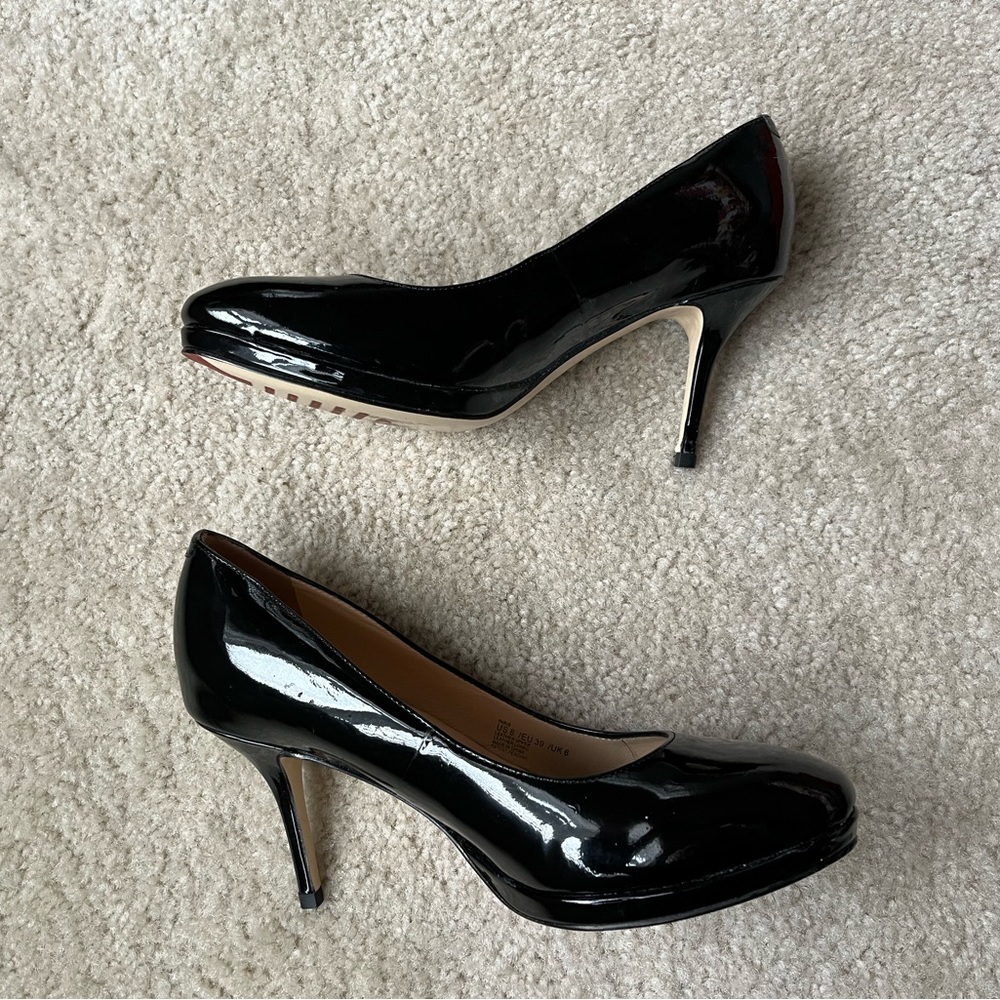 Ukies Size 8 “Paris” black patent heels